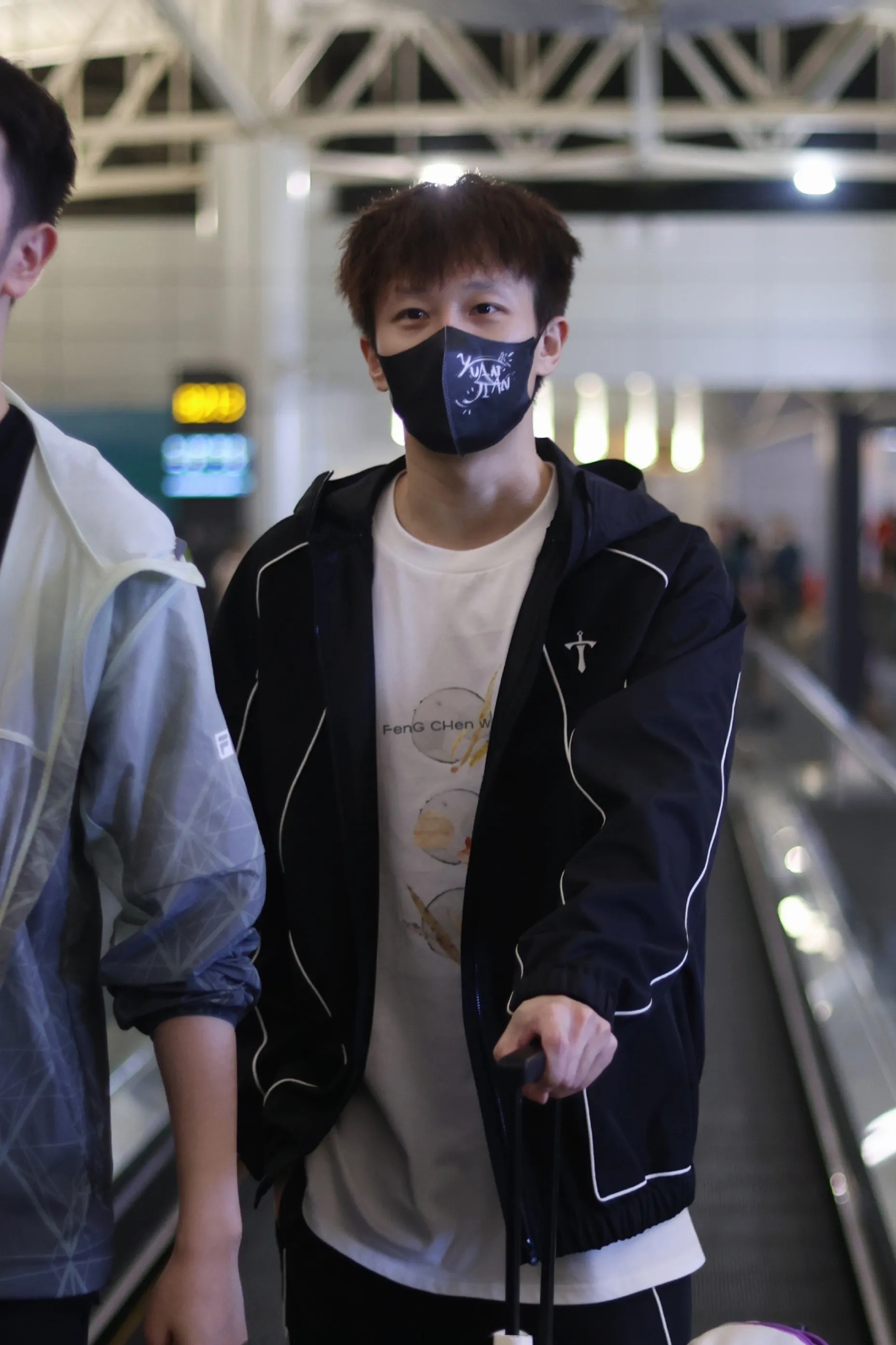 广东宏远训练开放日；今晨绝杀压哨引欢呼；荷甲在即；赛季目标并未改变的简单介绍雷速体育入口